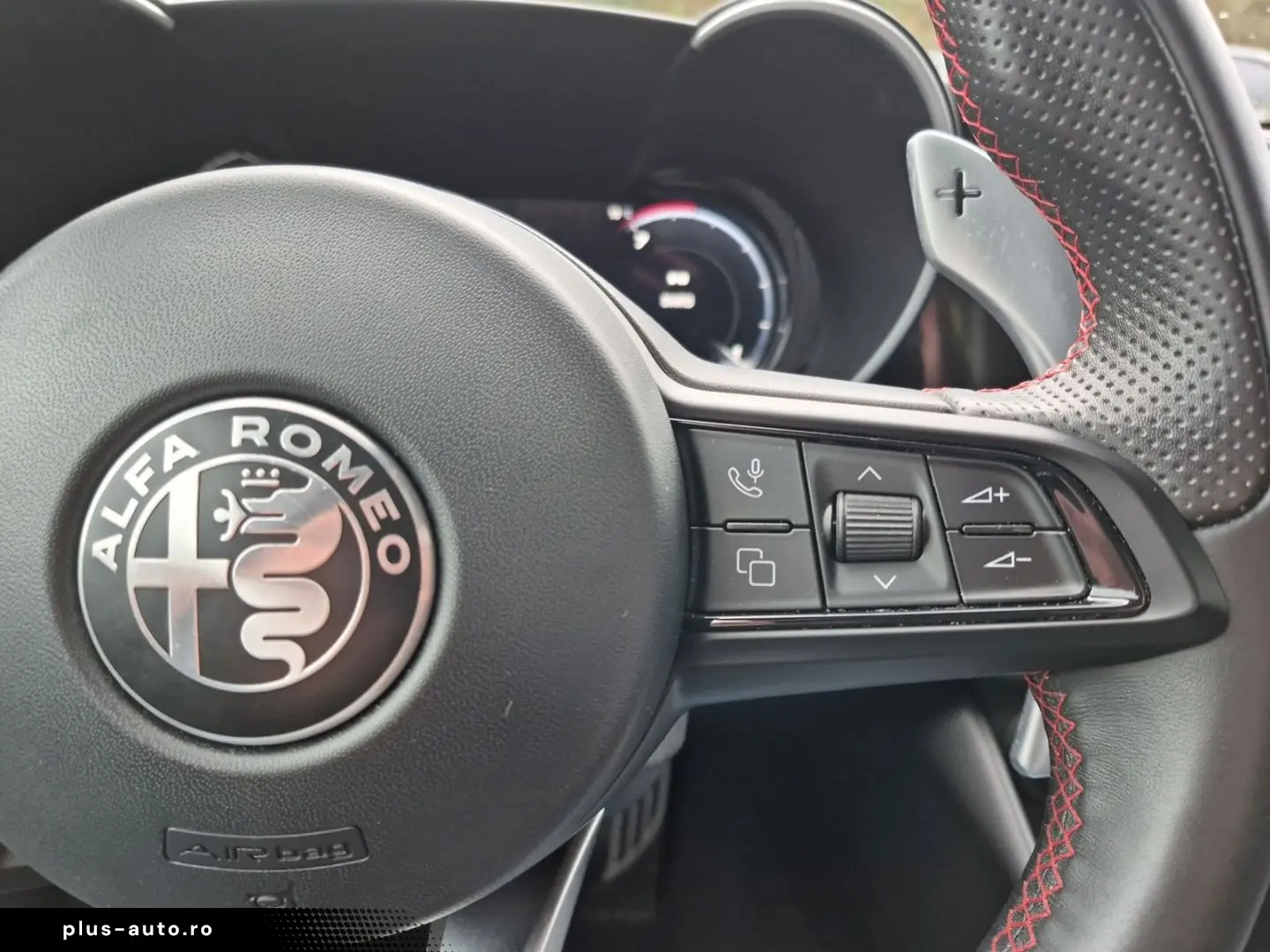 ALFA ROMEO Giulia Competizione Q4 LED Leder Navi Rückfahrka