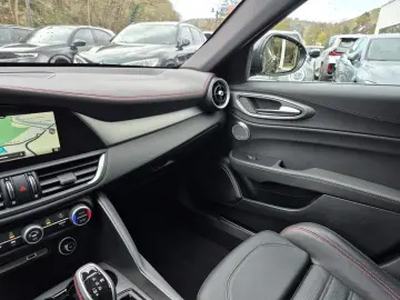 ALFA ROMEO Giulia Competizione Q4 LED Leder Navi Rückfahrka