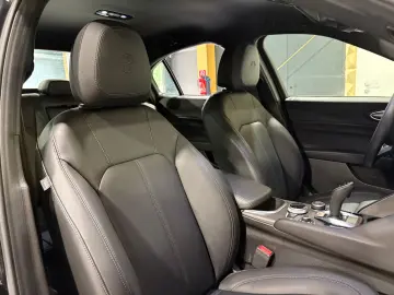 ALFA ROMEO Giulia Ti Q4 MEMORY KAMERA NAVI ACC APPLE SHZ