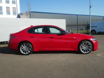 ALFA ROMEO Giulia TI 2.0 TURBO 16V 280 PS AT8 Q4 NAVI XENON