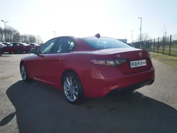 ALFA ROMEO Giulia TI 2.0 TURBO 16V 280 PS AT8 Q4 NAVI XENON