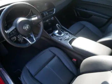 ALFA ROMEO Giulia TI 2.0 TURBO 16V 280 PS AT8 Q4 NAVI XENON