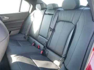 ALFA ROMEO Giulia TI 2.0 TURBO 16V 280 PS AT8 Q4 NAVI XENON