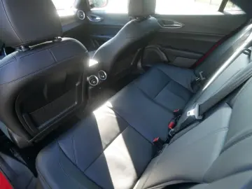 ALFA ROMEO Giulia TI 2.0 TURBO 16V 280 PS AT8 Q4 NAVI XENON