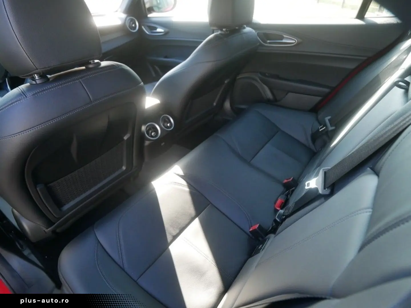 ALFA ROMEO Giulia TI 2.0 TURBO 16V 280 PS AT8 Q4 NAVI XENON