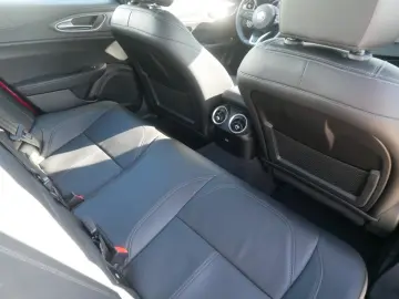 ALFA ROMEO Giulia TI 2.0 TURBO 16V 280 PS AT8 Q4 NAVI XENON