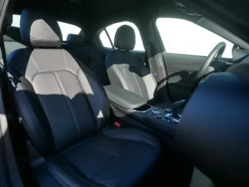 ALFA ROMEO Giulia TI 2.0 TURBO 16V 280 PS AT8 Q4 NAVI XENON