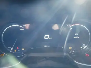 ALFA ROMEO Giulia TI 2.0 TURBO 16V 280 PS AT8 Q4 NAVI XENON