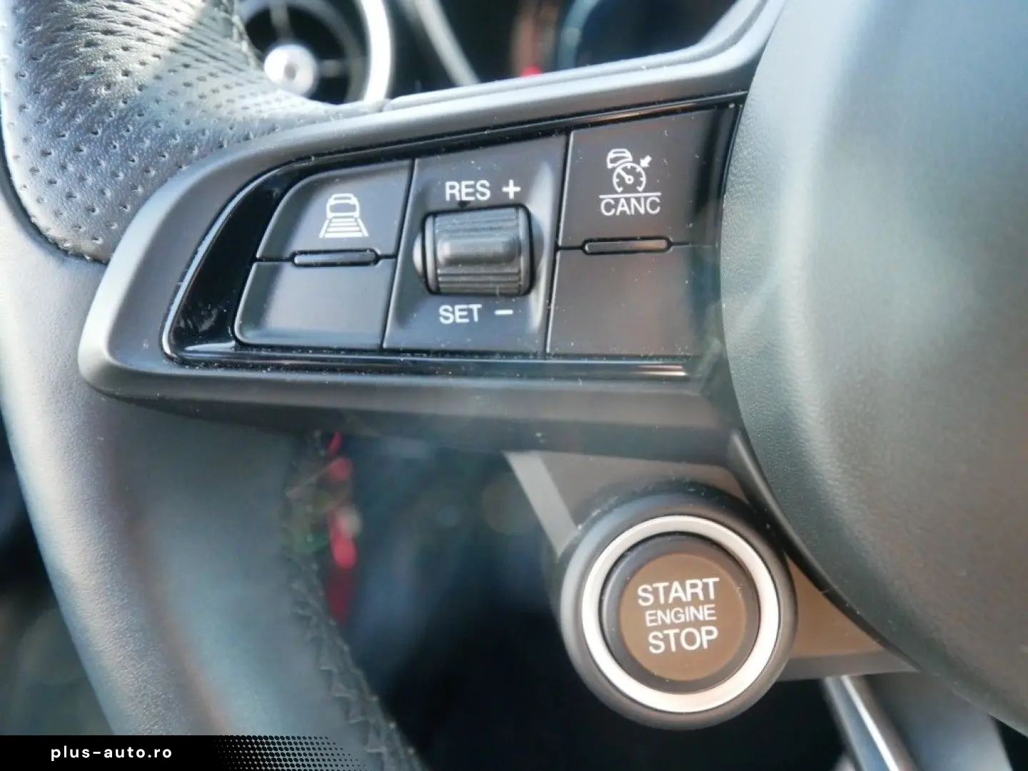 ALFA ROMEO Giulia TI 2.0 TURBO 16V 280 PS AT8 Q4 NAVI XENON