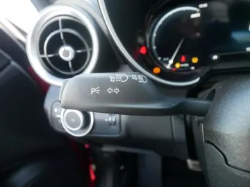 ALFA ROMEO Giulia TI 2.0 TURBO 16V 280 PS AT8 Q4 NAVI XENON