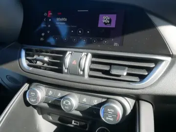 ALFA ROMEO Giulia TI 2.0 TURBO 16V 280 PS AT8 Q4 NAVI XENON