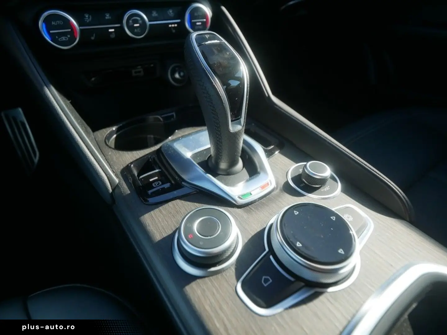 ALFA ROMEO Giulia TI 2.0 TURBO 16V 280 PS AT8 Q4 NAVI XENON