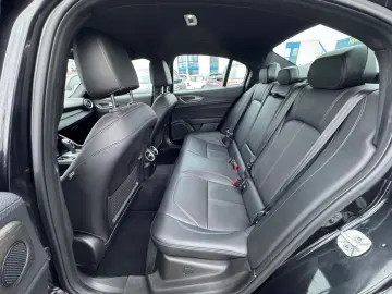 ALFA ROMEO Giulia Ti Q4 MEMORY NAVI ACC KAMERA MATRIXLED CA