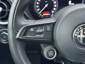 ALFA ROMEO Giulia Ti Q4 MEMORY NAVI ACC KAMERA MATRIXLED CA