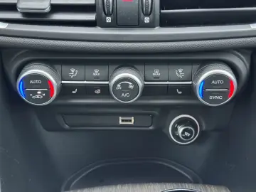 ALFA ROMEO Giulia Ti Q4 MEMORY NAVI ACC KAMERA MATRIXLED CA