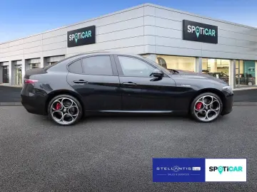 ALFA ROMEO Giulia VELOCE 2.0 Turbo Q4 ACC NAVI KAMERA SITZH