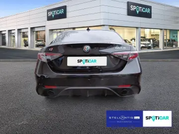 ALFA ROMEO Giulia VELOCE 2.0 Turbo Q4 ACC NAVI KAMERA SITZH