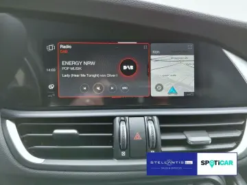 ALFA ROMEO Giulia VELOCE 2.0 Turbo Q4 ACC NAVI KAMERA SITZH