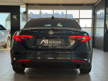 ALFA ROMEO Giulia Sprint  KAMERA ALL-BLACK CAR-PLAY