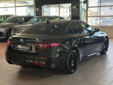 ALFA ROMEO Giulia Sprint  KAMERA ALL-BLACK CAR-PLAY