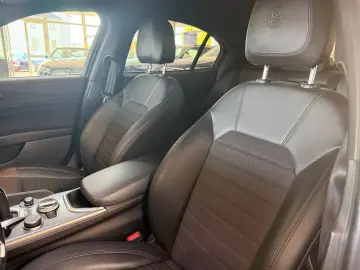 ALFA ROMEO Giulia Sprint  KAMERA ALL-BLACK CAR-PLAY