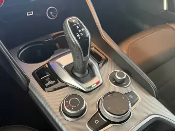 ALFA ROMEO Giulia Sprint  KAMERA ALL-BLACK CAR-PLAY