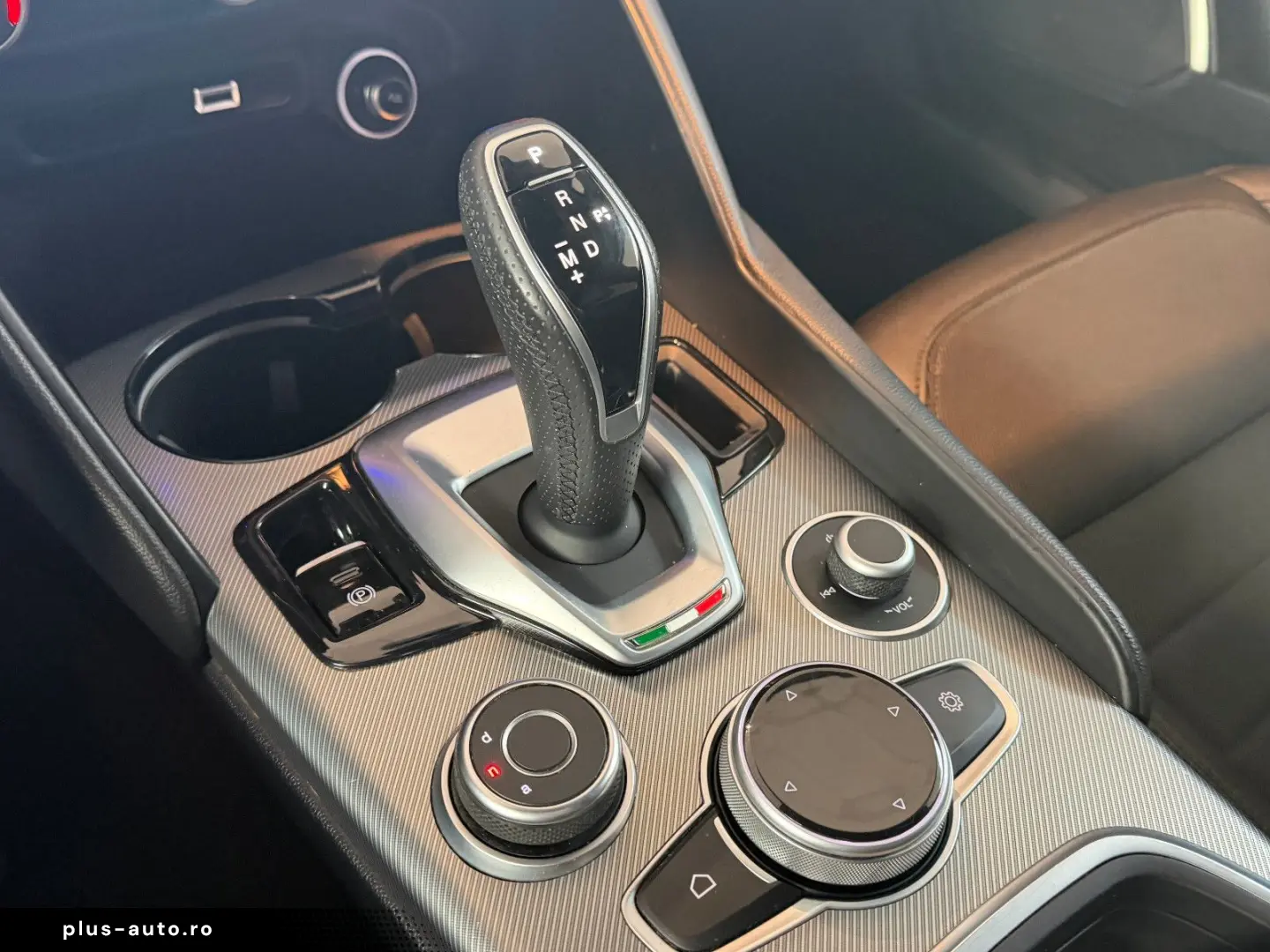 ALFA ROMEO Giulia Sprint  KAMERA ALL-BLACK CAR-PLAY