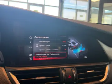 ALFA ROMEO Giulia Sprint  KAMERA ALL-BLACK CAR-PLAY