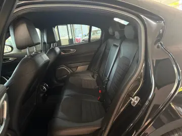 ALFA ROMEO Giulia Sprint  KAMERA ALL-BLACK CAR-PLAY