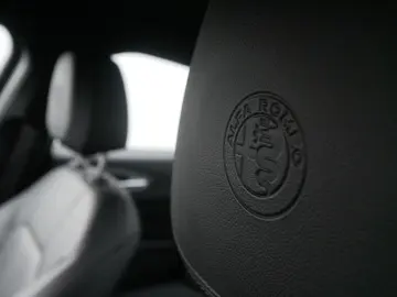 ALFA ROMEO Giulia TI 2.0 TURBO 16V 280 PS AT8 Q4 NAVI