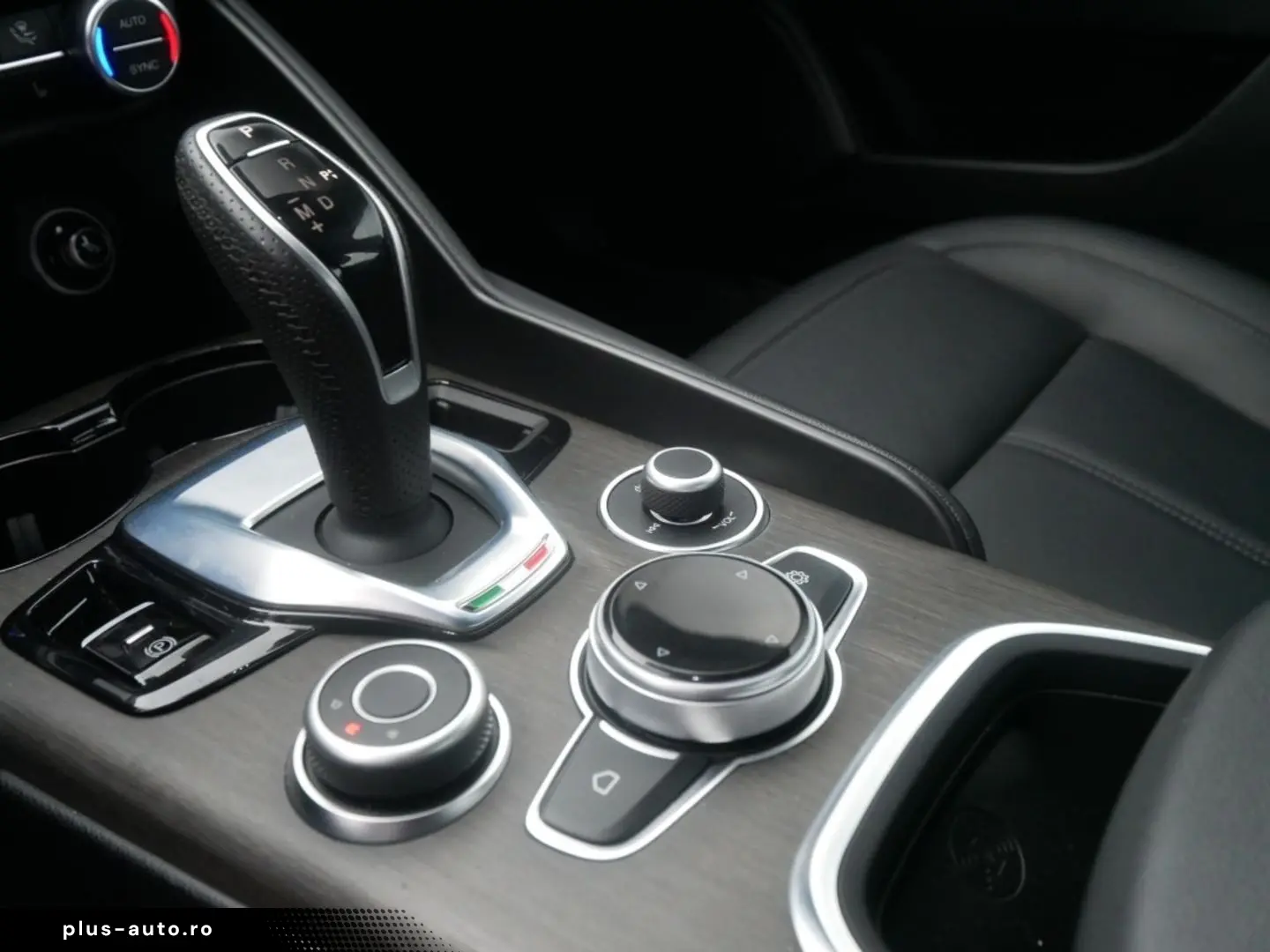 ALFA ROMEO Giulia TI 2.0 TURBO 16V 280 PS AT8 Q4 NAVI