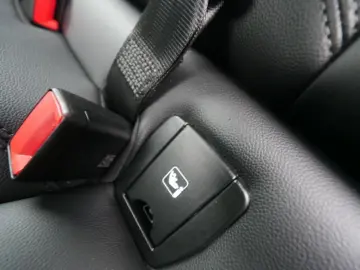 ALFA ROMEO Giulia TI 2.0 TURBO 16V 280 PS AT8 Q4 NAVI