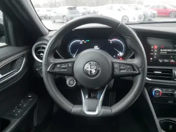 ALFA ROMEO Giulia TI 2.0 TURBO 16V 280 PS AT8 Q4 NAVI