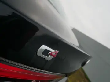 ALFA ROMEO Giulia TI 2.0 TURBO 16V 280 PS AT8 Q4 NAVI