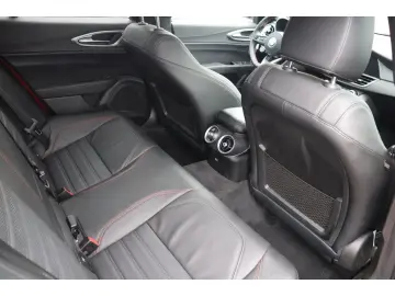 ALFA ROMEO Giulia COMPETIZIONE 2.0 TURBO 16V 280 PS AT8 Q4