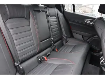 ALFA ROMEO Giulia COMPETIZIONE 2.0 TURBO 16V 280 PS AT8 Q4