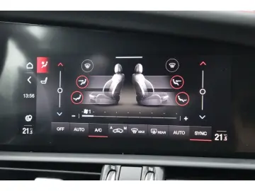 ALFA ROMEO Giulia COMPETIZIONE 2.0 TURBO 16V 280 PS AT8 Q4