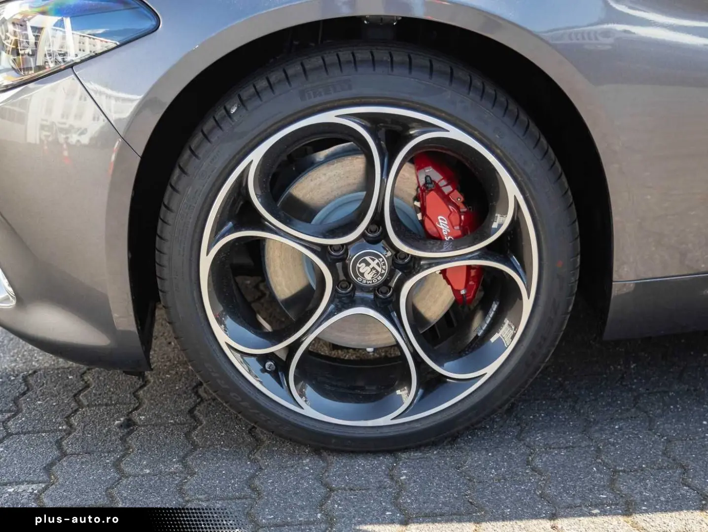 ALFA ROMEO Giulia 2.0 Turbo 16V AT8-Q4 Veloce VOLL!