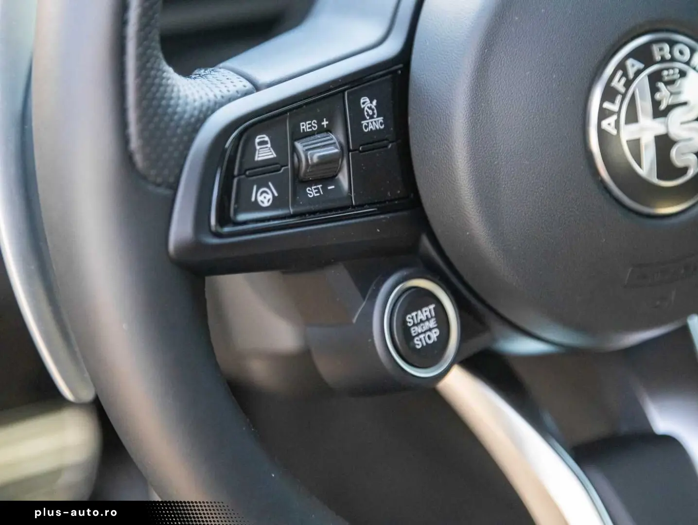 ALFA ROMEO Giulia 2.0 Turbo 16V AT8-Q4 Veloce VOLL!