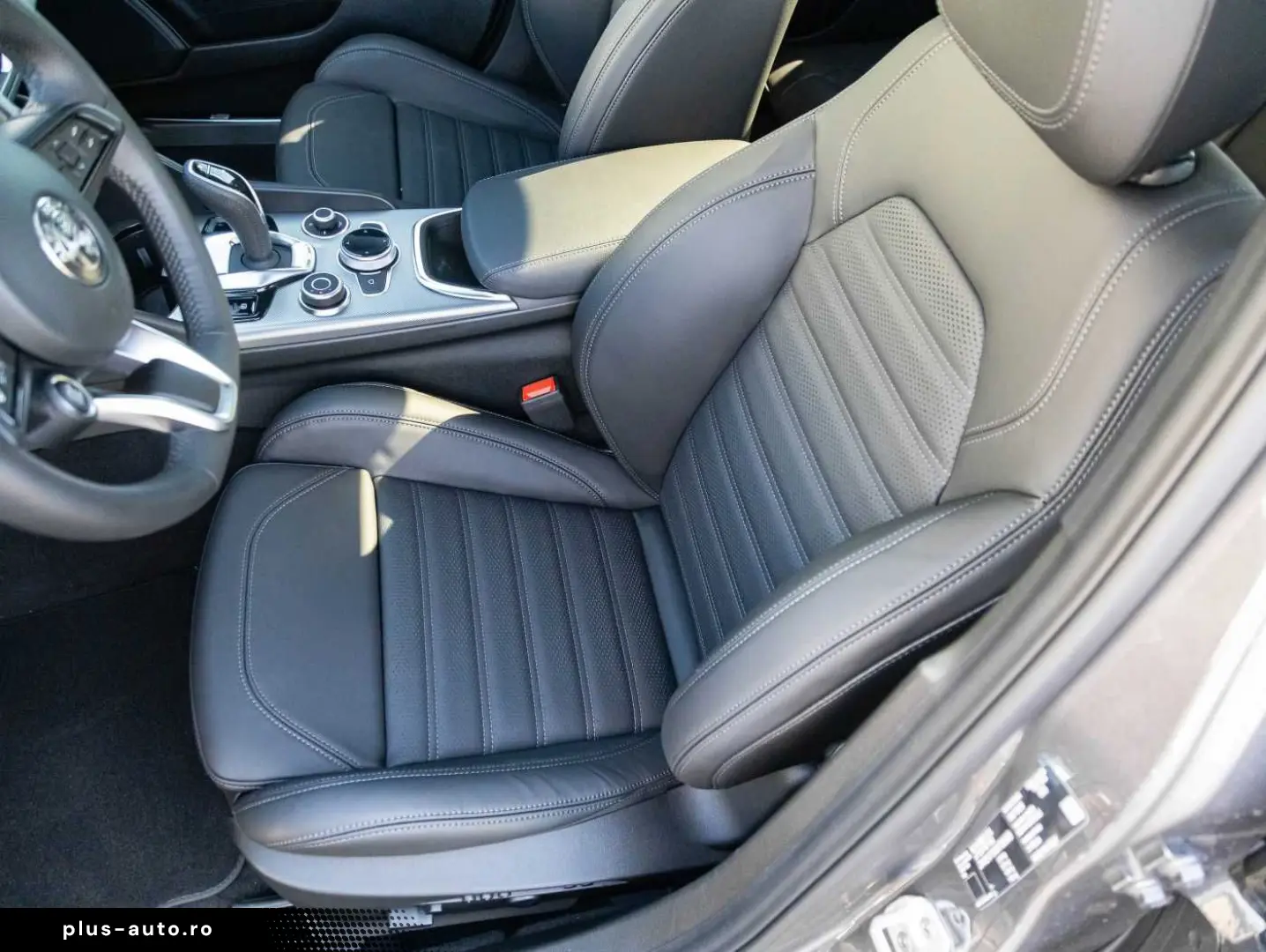 ALFA ROMEO Giulia 2.0 Turbo 16V AT8-Q4 Veloce VOLL!