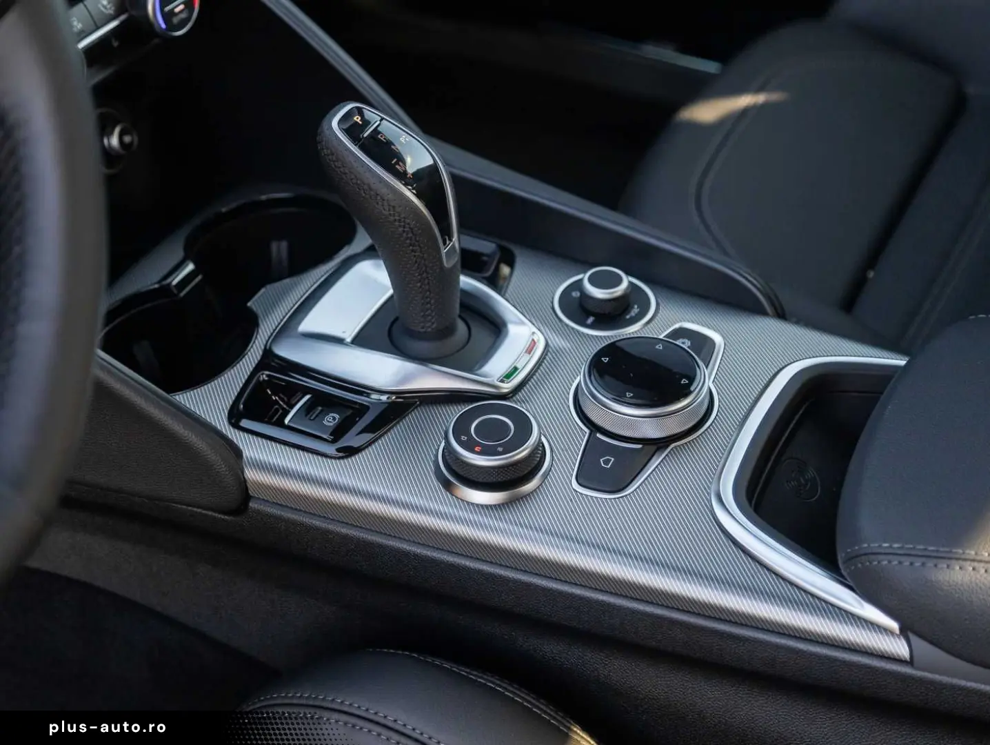 ALFA ROMEO Giulia 2.0 Turbo 16V AT8-Q4 Veloce VOLL!