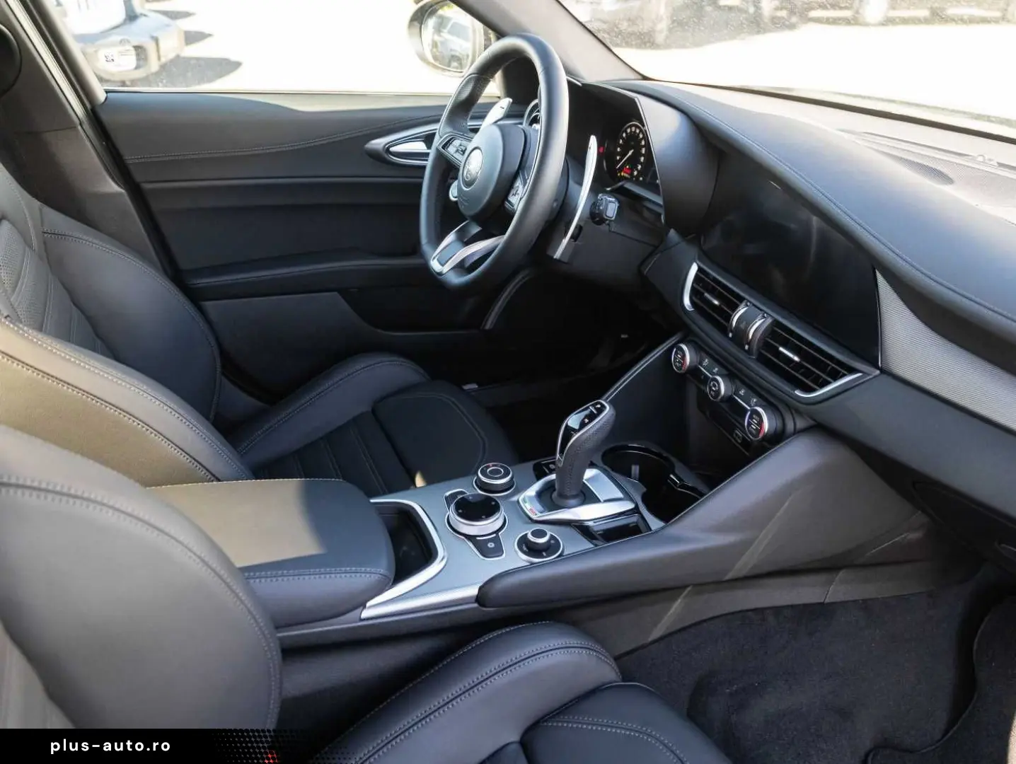 ALFA ROMEO Giulia 2.0 Turbo 16V AT8-Q4 Veloce VOLL!