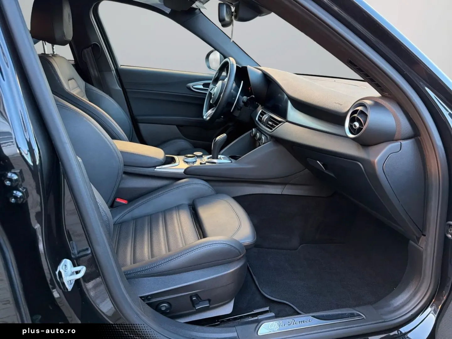 ALFA ROMEO Giulia 2.2 JTDM VELOCE Q4 Kamera LED Sitzheizung