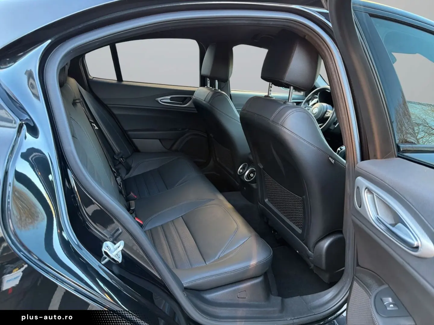 ALFA ROMEO Giulia 2.2 JTDM VELOCE Q4 Kamera LED Sitzheizung