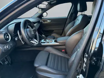 ALFA ROMEO Giulia 2.2 JTDM VELOCE Q4 Kamera LED Sitzheizung