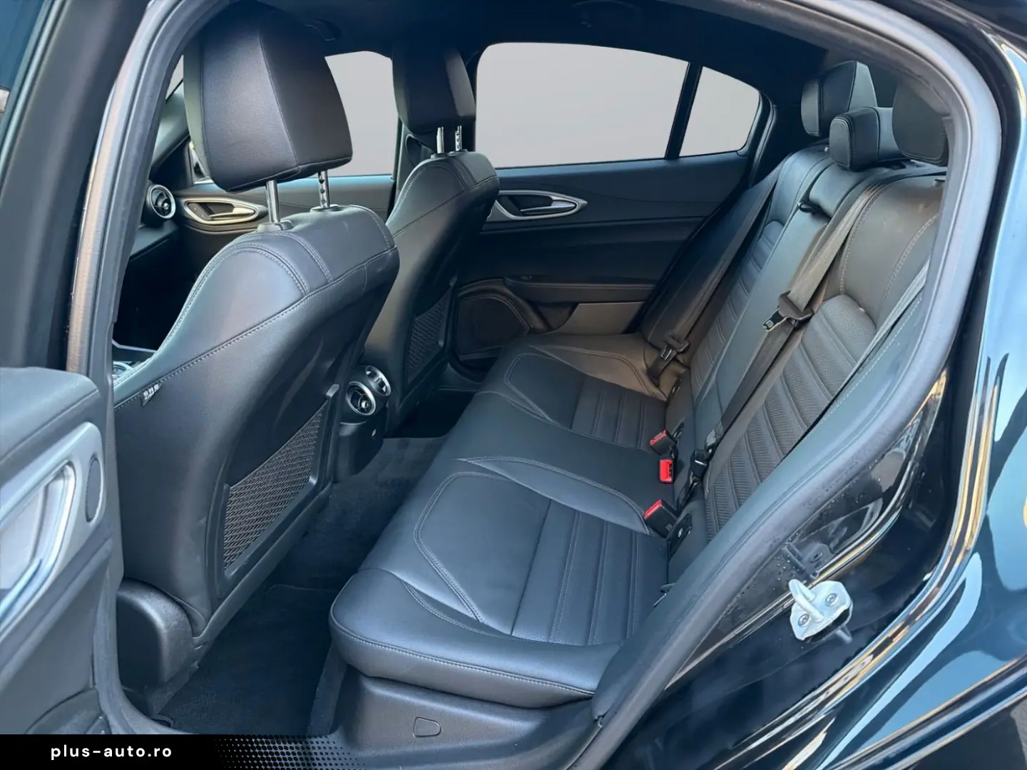 ALFA ROMEO Giulia 2.2 JTDM VELOCE Q4 Kamera LED Sitzheizung