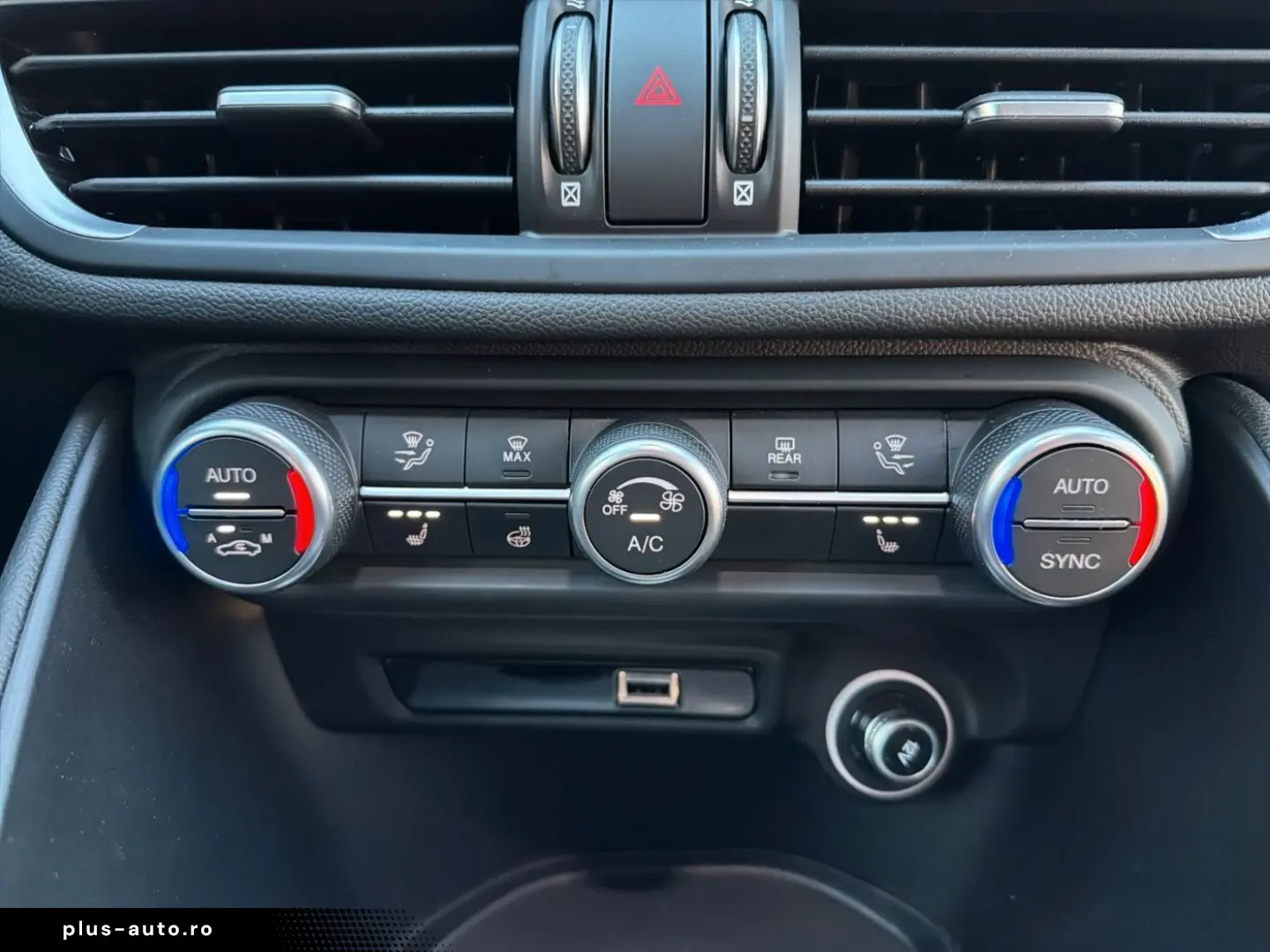 ALFA ROMEO Giulia 2.2 JTDM VELOCE Q4 Kamera LED Sitzheizung