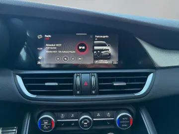 ALFA ROMEO Giulia 2.2 JTDM VELOCE Q4 Kamera LED Sitzheizung