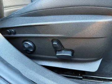 ALFA ROMEO Giulia 2.2 JTDM VELOCE Q4 Kamera LED Sitzheizung