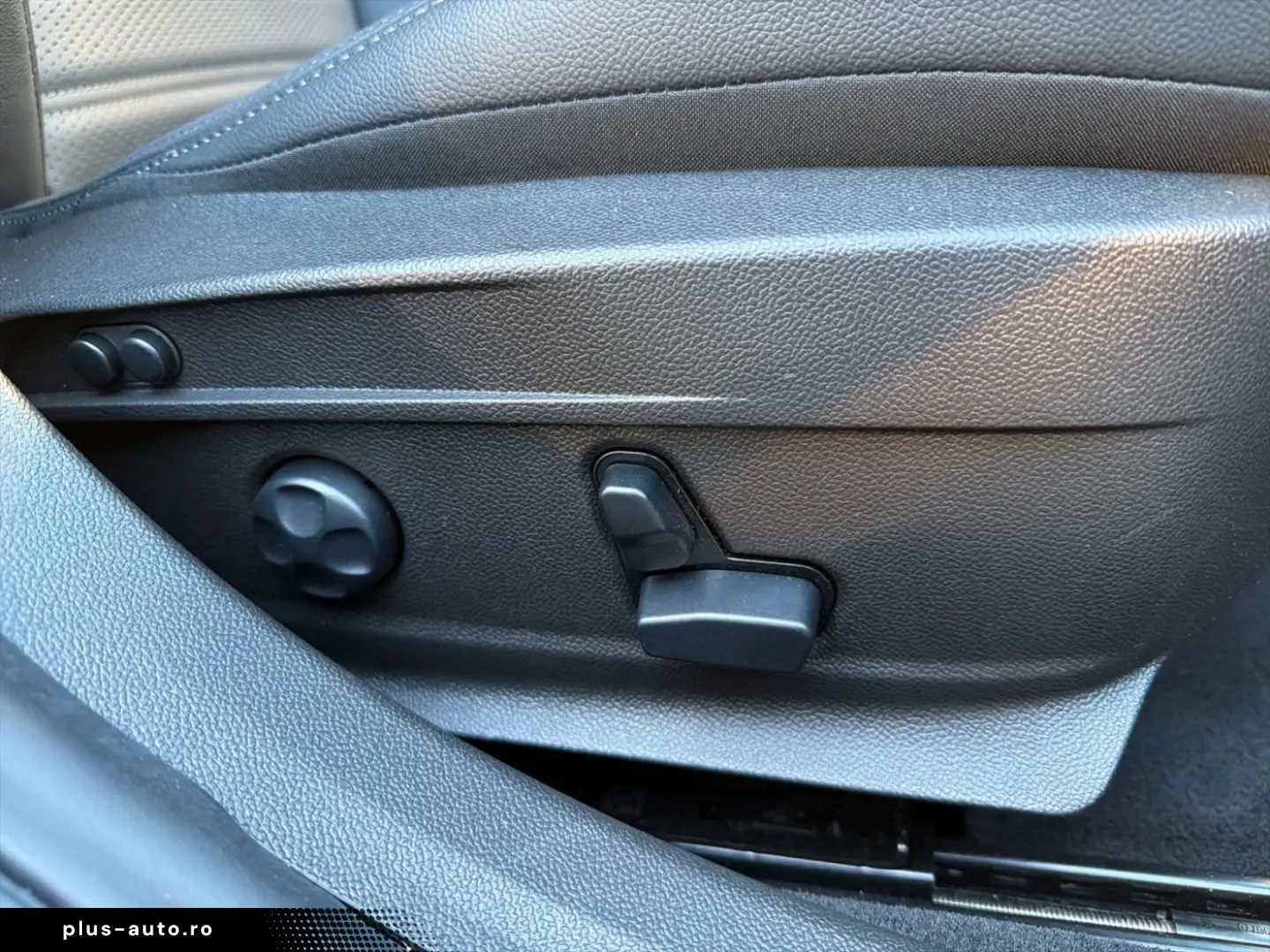 ALFA ROMEO Giulia 2.2 JTDM VELOCE Q4 Kamera LED Sitzheizung